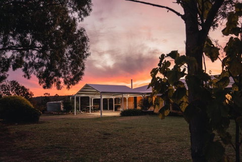 Glen Mervyn Lodge - Tourism Noosa 0