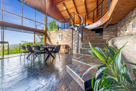 Grey Gum Lodge - Tourism Noosa 4