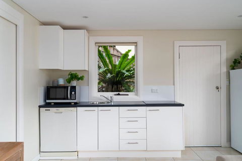 Gull Cottage By Beach Stays - Tourism Noosa 4