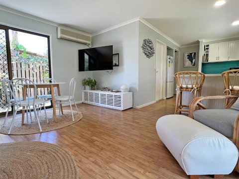 HAPPY DAZE - Tourism Noosa 1