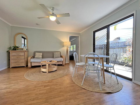 HAPPY DAZE - Tourism Noosa 2