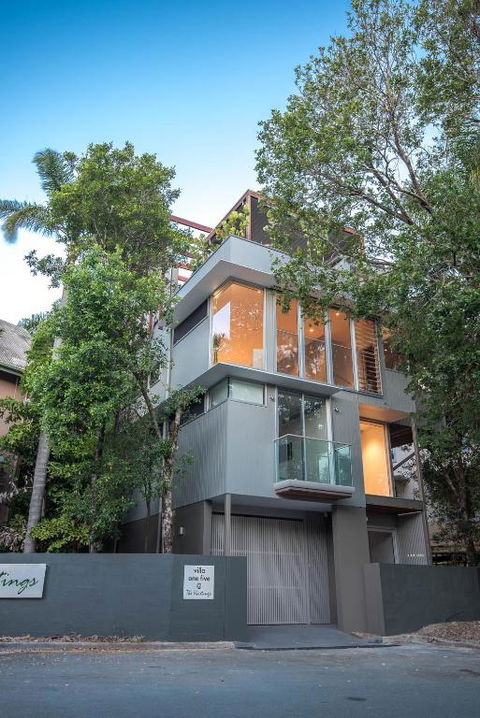 Hastings Villas - Tourism Noosa 2