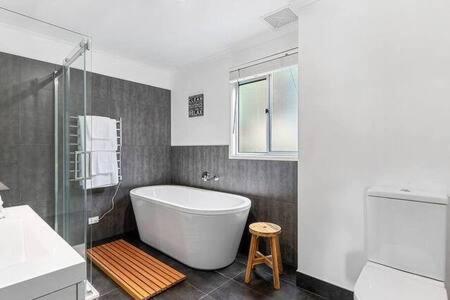 Hidden Bay Retreat-5 Bed- 15min To Hobart - Tourism Noosa 0
