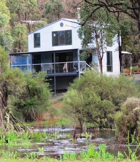 Hidden Grove Retreat - Tourism Noosa 0
