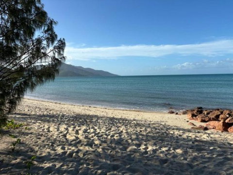 Hideaway Reef Cottage - Tourism Noosa 0
