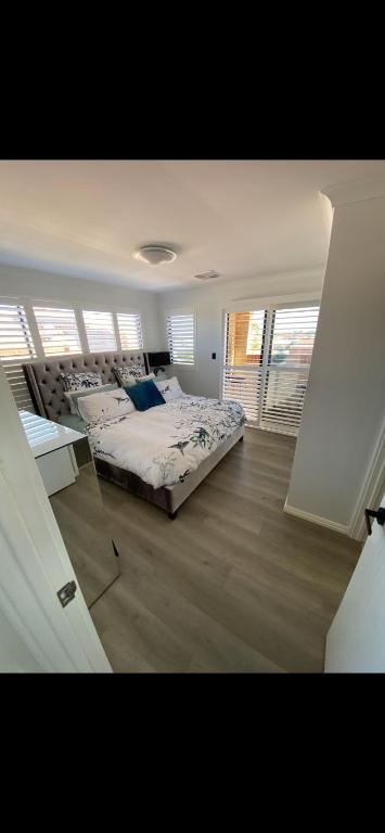 Hillarys Sea-View Panoramic Living - Tourism Noosa 3