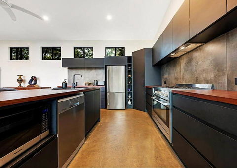 Hunchy Escape - Tourism Noosa 1