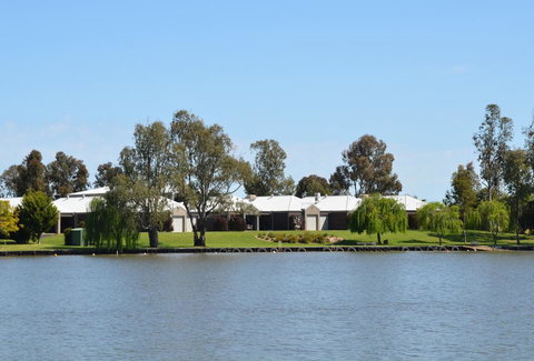 Adelphi Views On Luton - Woodlands - Tourism Noosa 2