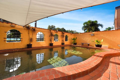 Adobe Motel - Tourism Noosa 1