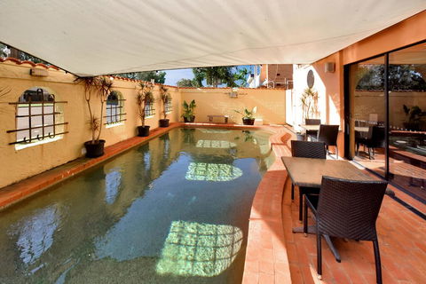 Adobe Motel - Tourism Noosa 2