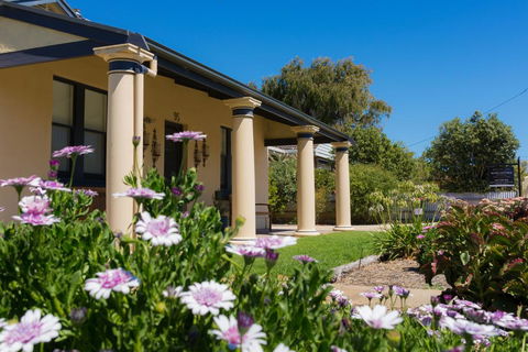 Agnes Cottage Bed & Breakfast - Tourism Noosa 0
