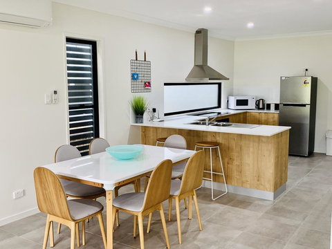 AIRLIE BEACH Delight. Hop, Skip Jump To Everything - Tourism Noosa 2