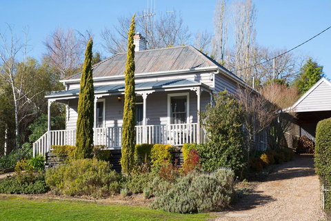 Albion - Tourism Noosa 0