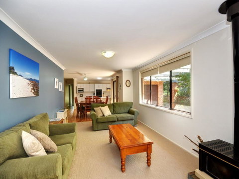 All Decked Out - Pet Friendly - Tourism Noosa 1