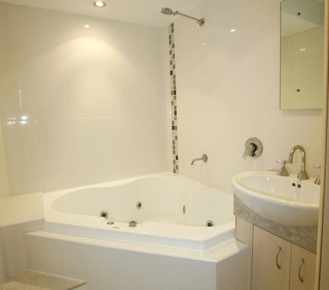 Allamanda U2, - Awesome Location - - Tourism Noosa 3