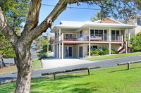 Book Bonny Hills Accommodation Vacations Tourism Noosa Tourism Noosa