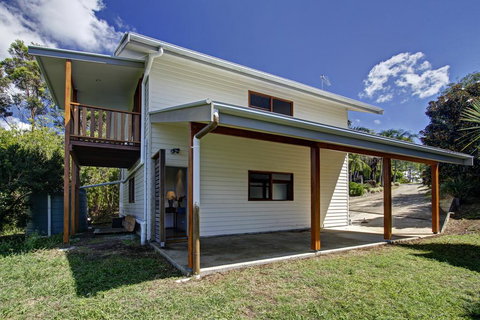 Aloha Ohana - Tourism Noosa 0