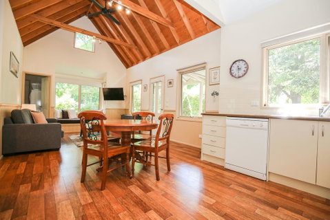 Alpine Arnica Cottage 1 - Tourism Noosa 3