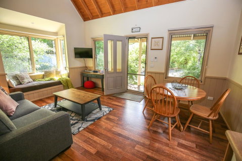 Alpine Arnica Cottage 2 - Tourism Noosa 0