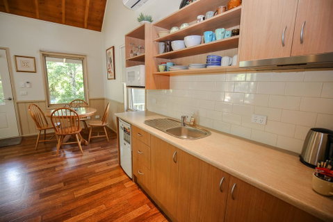 Alpine Arnica Cottage 2 - Tourism Noosa 3