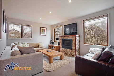 Alyeska - Tourism Noosa 1