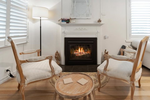Amber Cottage, Luxury Seaside Retreat With Outdoor Spa! - Tourism Noosa 3