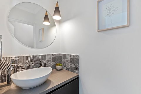 Amber House - Tourism Noosa 1