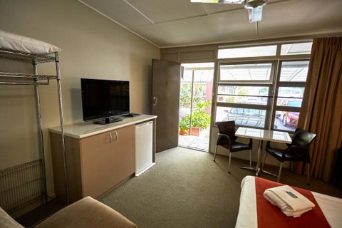 Anchorage Motor Inn - Tourism Noosa 1