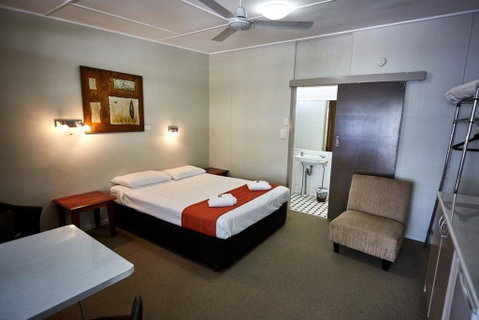 Anchorage Motor Inn - Tourism Noosa 3
