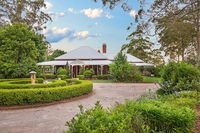 Book Crows Nest Accommodation Vacations Tourism Noosa Tourism Noosa