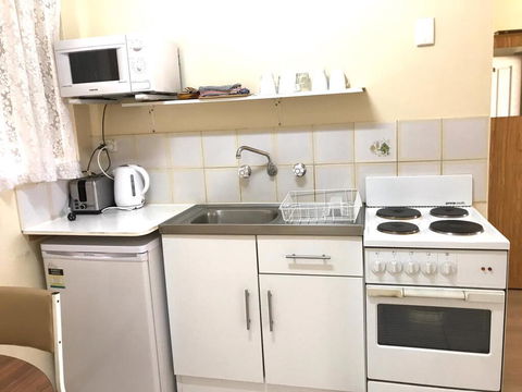 Angel's Rest Motel - Tourism Noosa 1