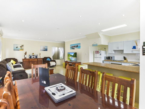 Anne's Beach Getaway - Tourism Noosa 1