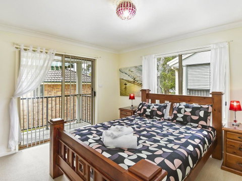 Anne's Beach Getaway - Tourism Noosa 0
