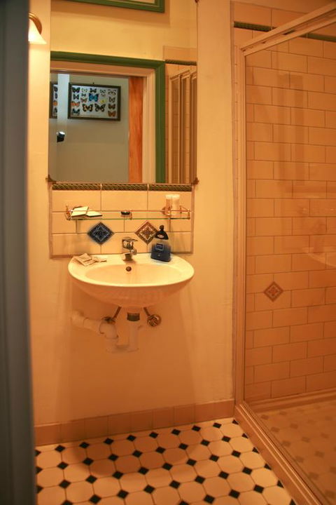 Annesley House - Tourism Noosa 3