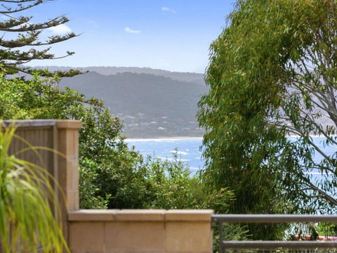 APARTMENT 23 PACIFIC APARTMENTS - Sit On The Deck And Soak In The View - Tourism Noosa 0