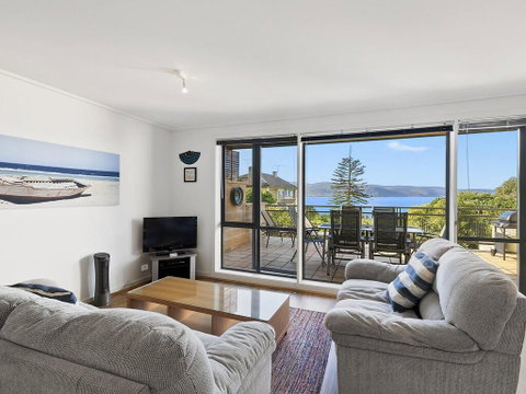 APARTMENT 26 PACIFIC APARTMENTS - Walk To Town - Tourism Noosa 0