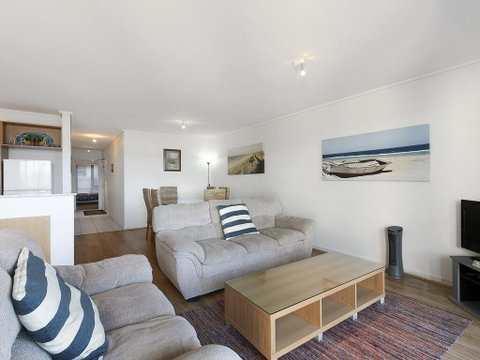 APARTMENT 26 PACIFIC APARTMENTS - Walk To Town - Tourism Noosa 3