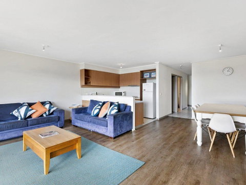 APARTMENT 29 PACIFIC APARTMENTS - Grand Escape With Ocean Views - Tourism Noosa 3