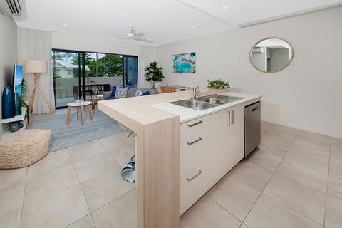 Apartment Close To The City Life On Lake 3 - Tourism Noosa 3