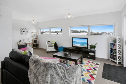 APOLLO 13 PENTHOUSE - Free Wifi & Huge Terrace! - Tourism Noosa 1