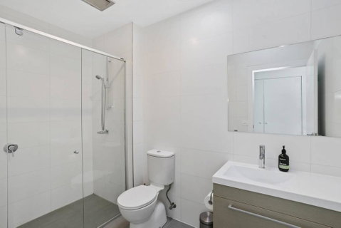 APOLLO 13 PENTHOUSE - Free Wifi & Huge Terrace! - Tourism Noosa 2