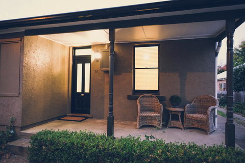 Apple Cottage, Orange NSW - Tourism Noosa 1