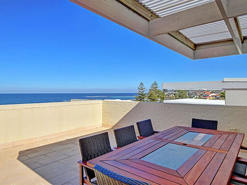 Aqua Viva 2 - Tourism Noosa 0