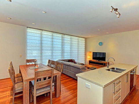 Aqua Viva 2 - Tourism Noosa 1