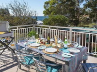 Araluen on Holden - great deck with ocean views