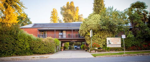 Armour Motor Inn - Tourism Noosa 0