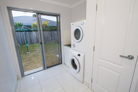 Ashanti - Tourism Noosa 1