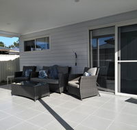 Ashley's retreat Short walk to beach - Tourism Noosa