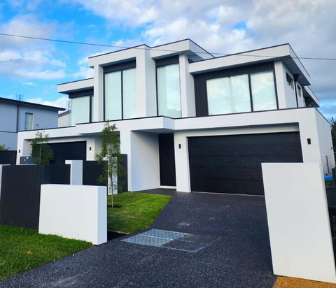 Luxurious, Entertainers Delight! - Tourism Noosa 0