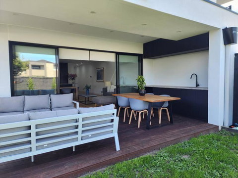 Luxurious, Entertainers Delight! - Tourism Noosa 2